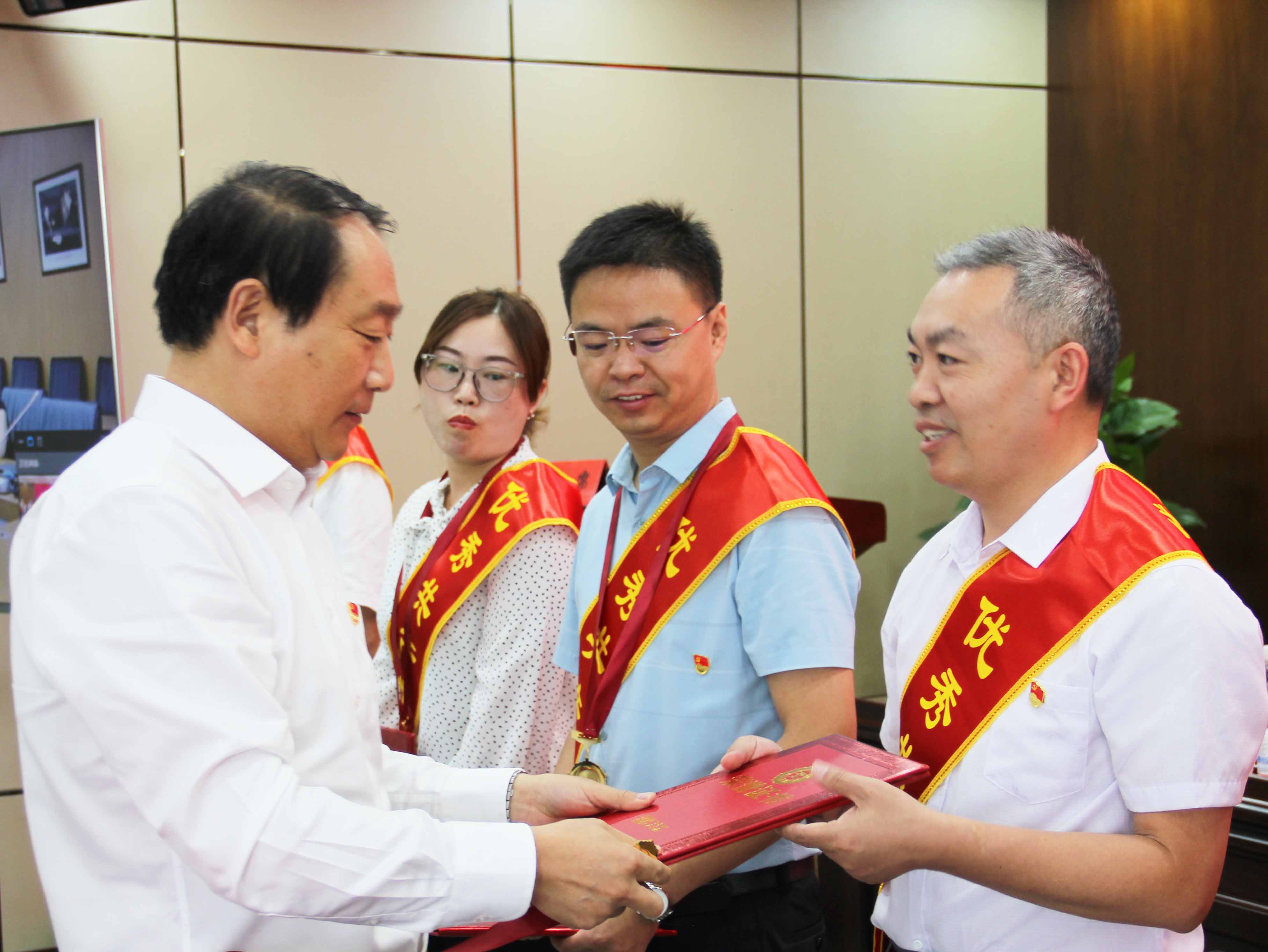 尊龙游戏app下载